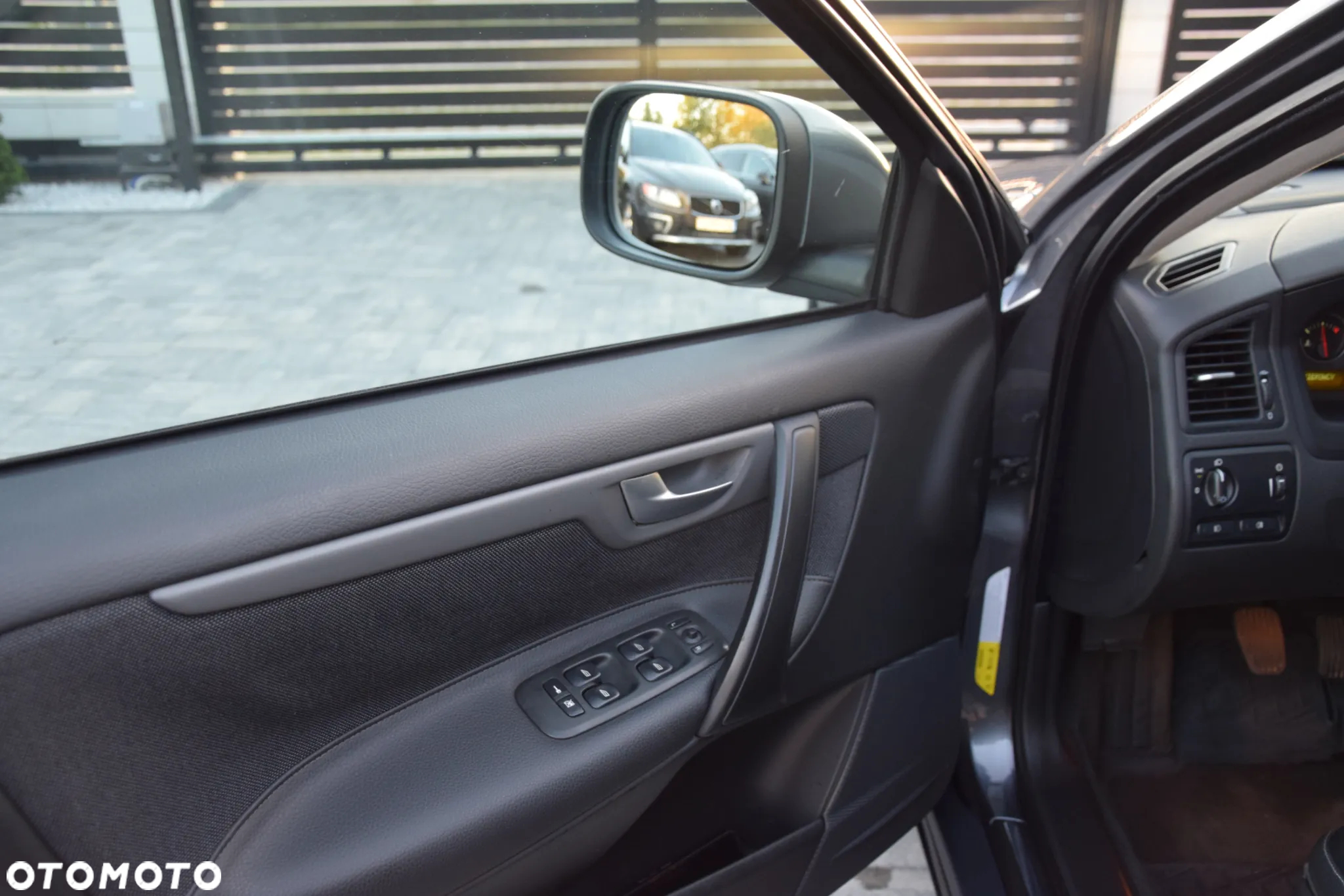 Volvo XC 70 D5 AWD Kinetic - 19