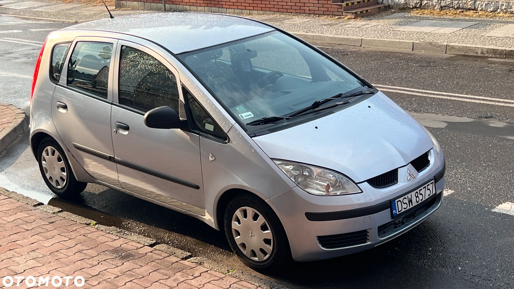 Mitsubishi Colt - 1