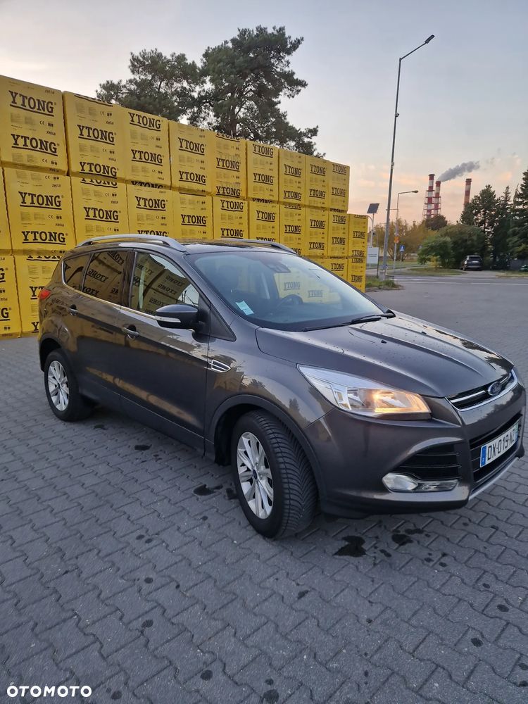 Ford Kuga 2.0 TDCi 2x4 Titanium - 4