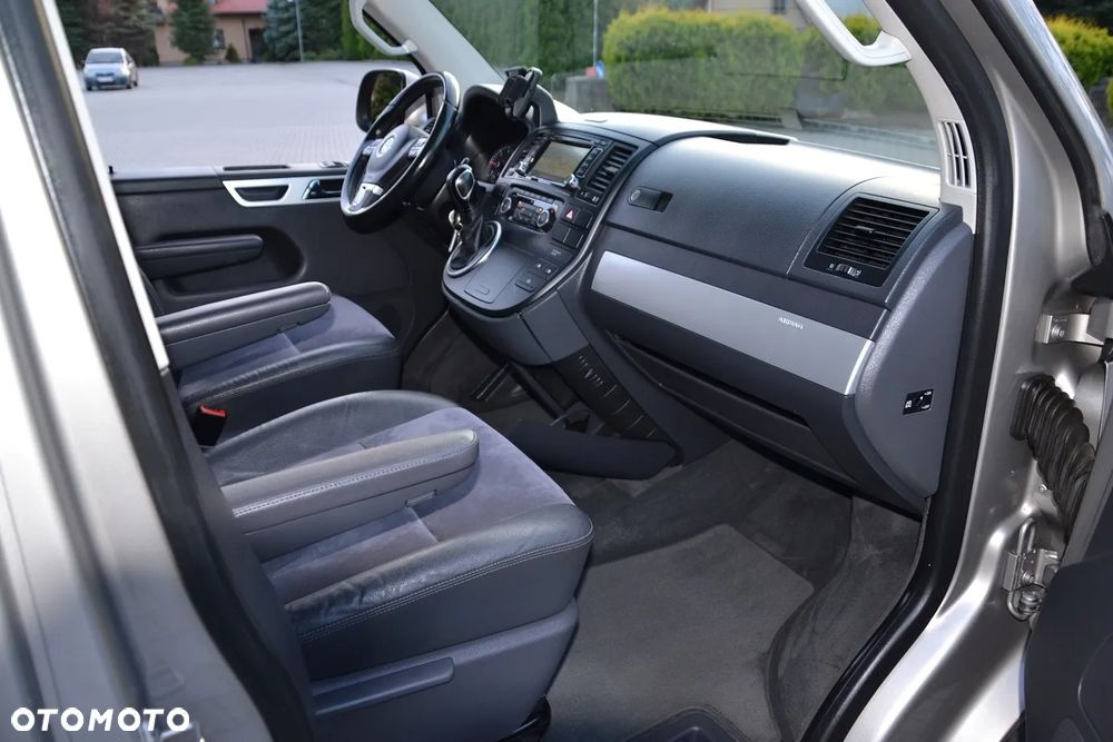 Volkswagen Multivan - 27