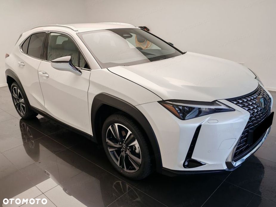 Lexus UX - 3