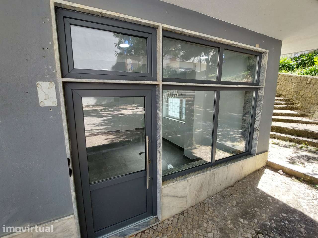 Fantástica Loja Remodelada na Serra das Minas - Grande imagem: 2/15