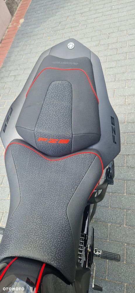 Yamaha FZ8 - 12