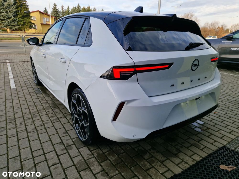 Opel Astra 1.2 T GS Line S&S - 24