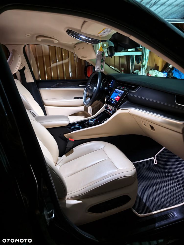 Jeep Grand Cherokee - 36