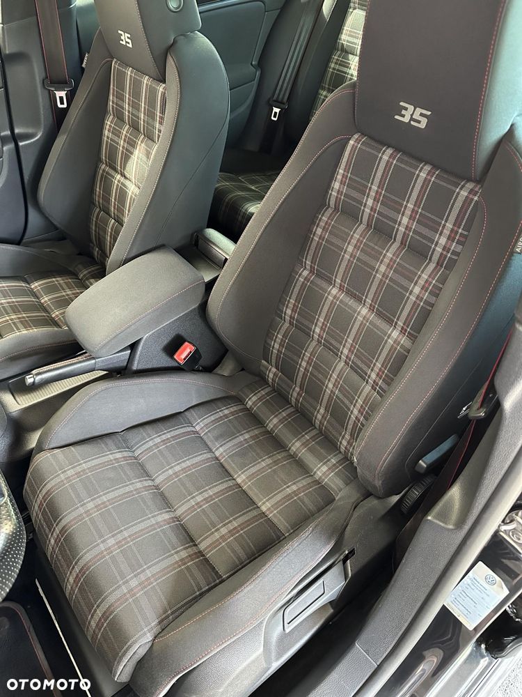 Volkswagen Golf - 5