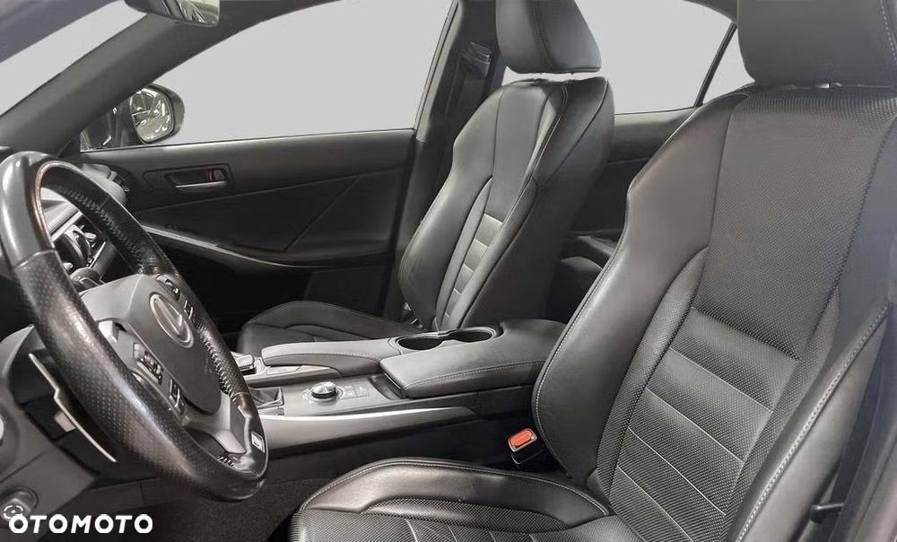 Lexus IS F SPORT - 16