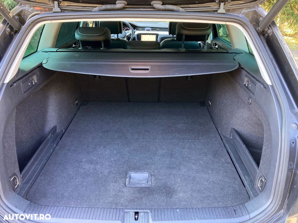 Volkswagen Passat 2.0 TDI SCR DSG Elegance - 18