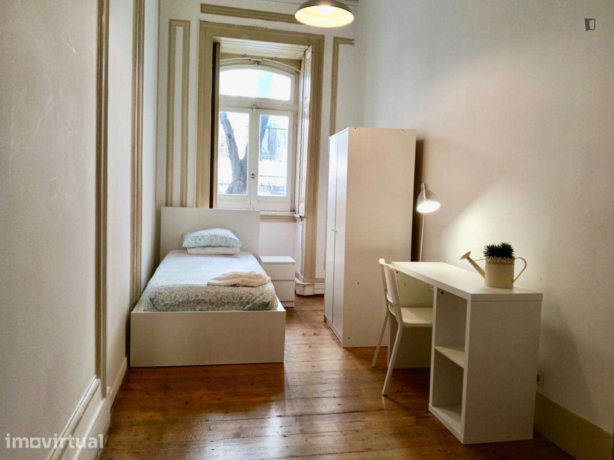 Quarto - localizado em Lisbon - Grande imagem: 5/7