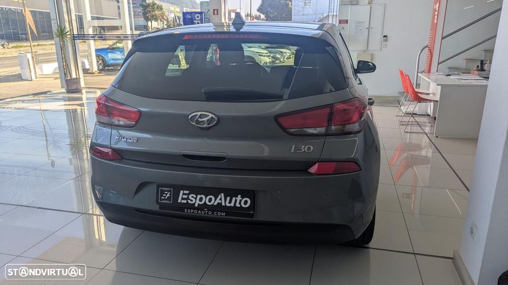 Hyundai i30 1.6 CRDi STyle+Navi - 5