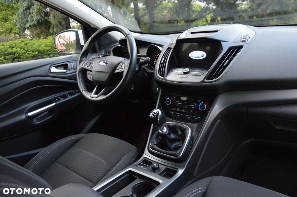 Ford Kuga 2.0 TDCi 2x4 Titanium - 22