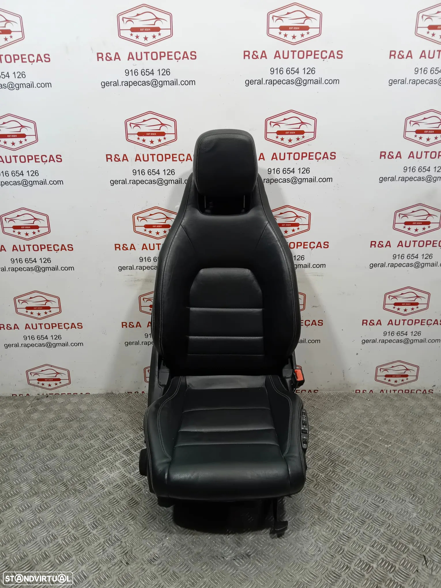 Conjunto de Bancos Mercedes Class E AMG Coupe W207 em Pele Original - 16