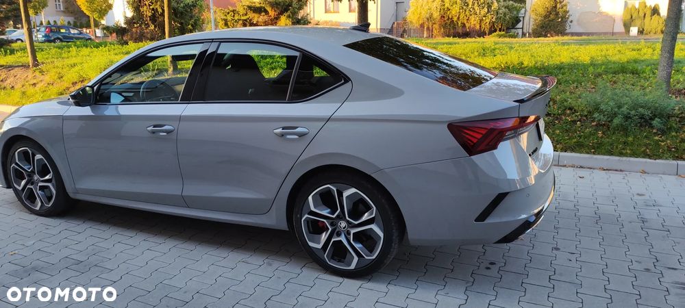 Skoda Octavia 2.0 TSI DSG RS Plus - 6