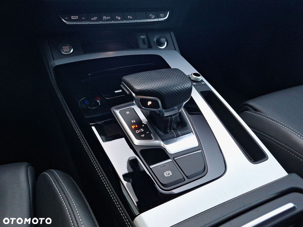 Audi Q5 55 TFSI e Quattro S Line S tronic - 16
