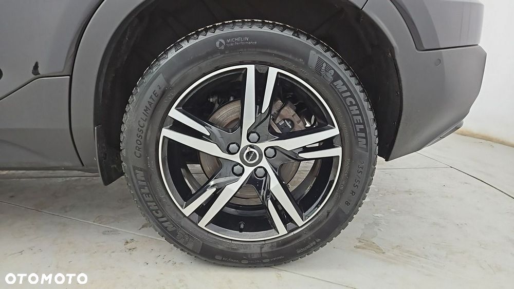 Volvo XC 40 B3 Plus Dark - 26