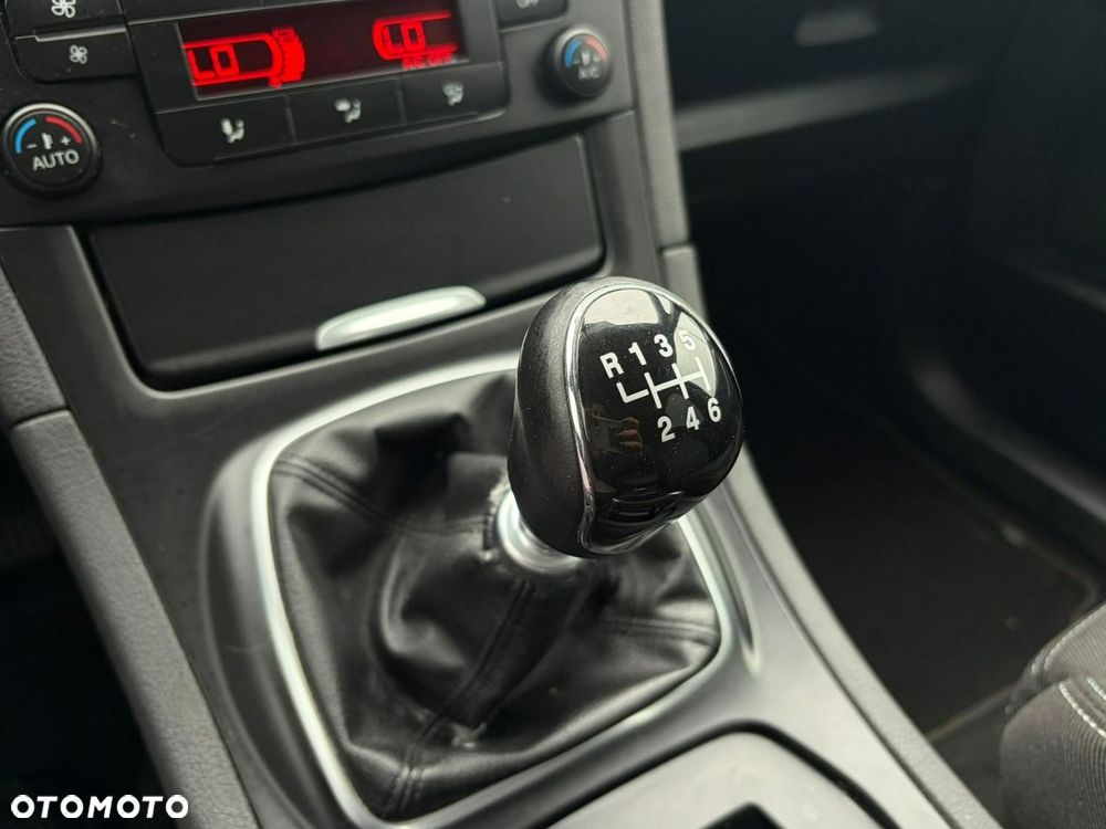Ford S-Max - 14