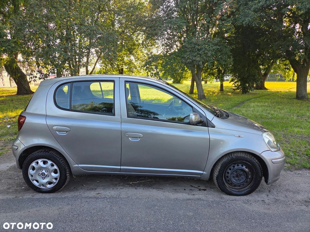 Toyota Yaris 1.4 D-4D Sol - 2
