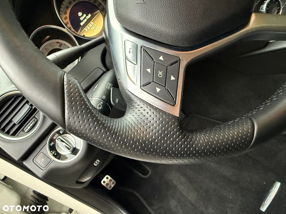 Mercedes-Benz Klasa C 250 CGI BlueEff Sport - 12