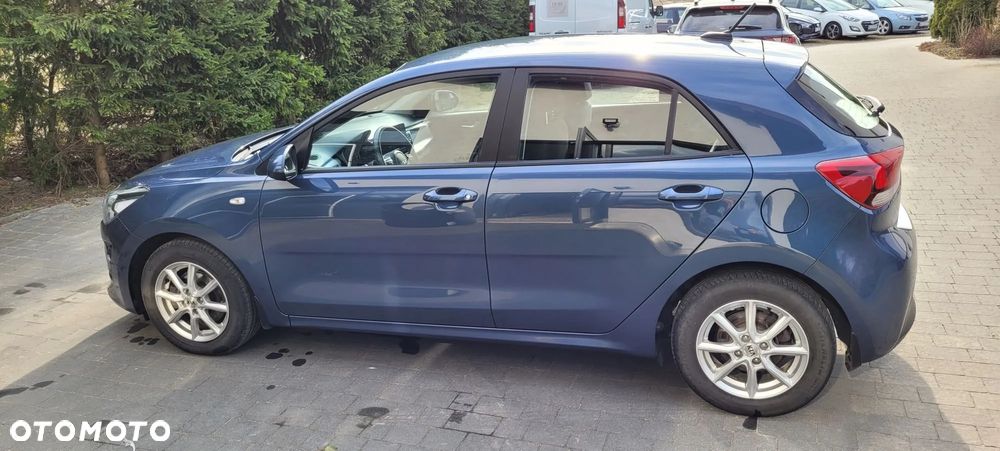 Kia Rio - 12