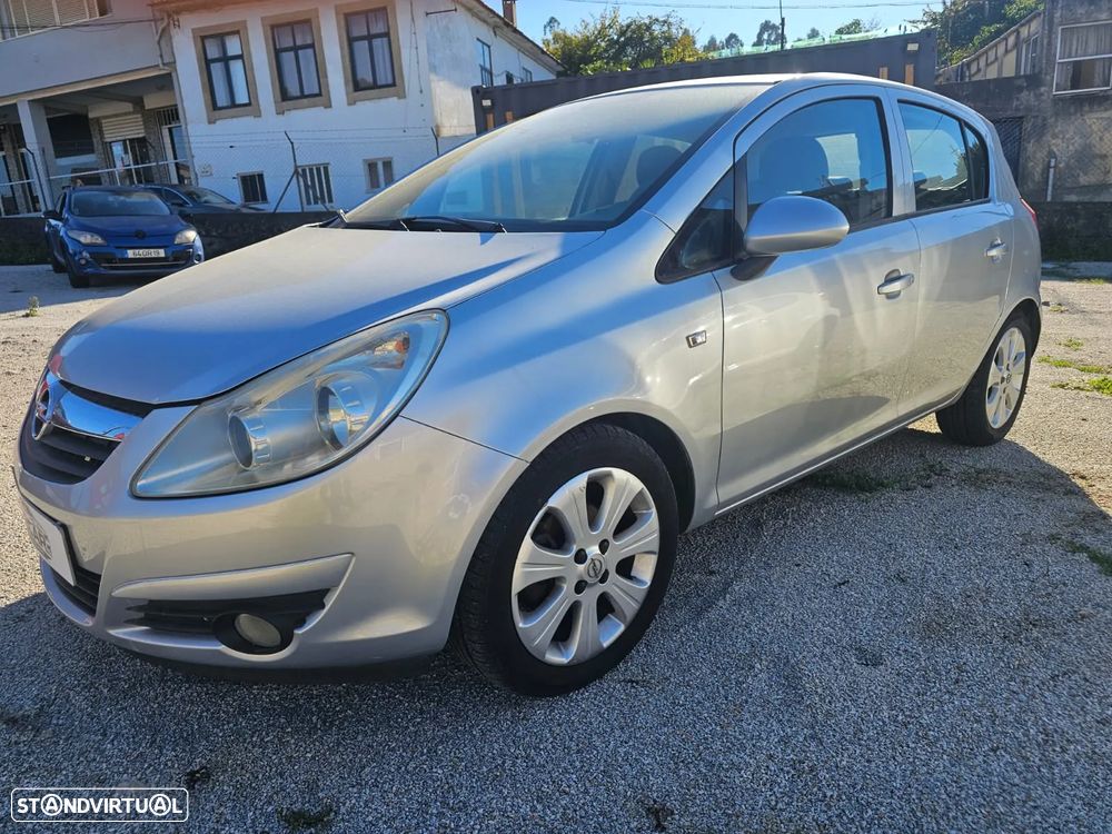 Opel Corsa 1.2 Cosmo - 2