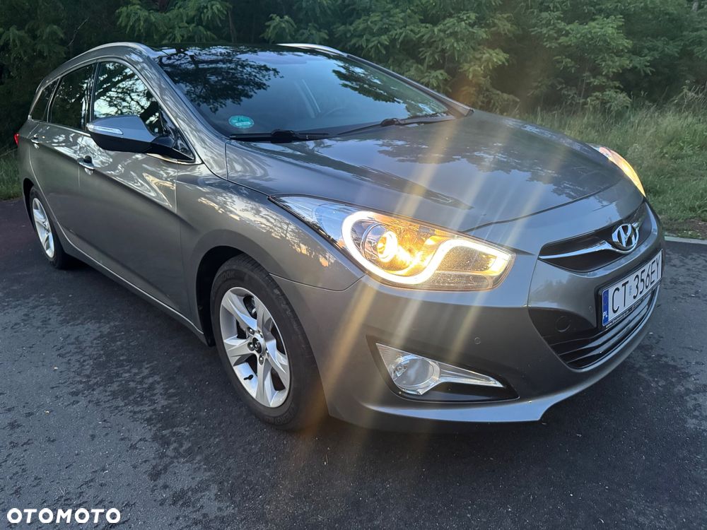Hyundai i40 i40cw 1.7 CRDi Automatik Fifa World Cup Edition Gold - 33