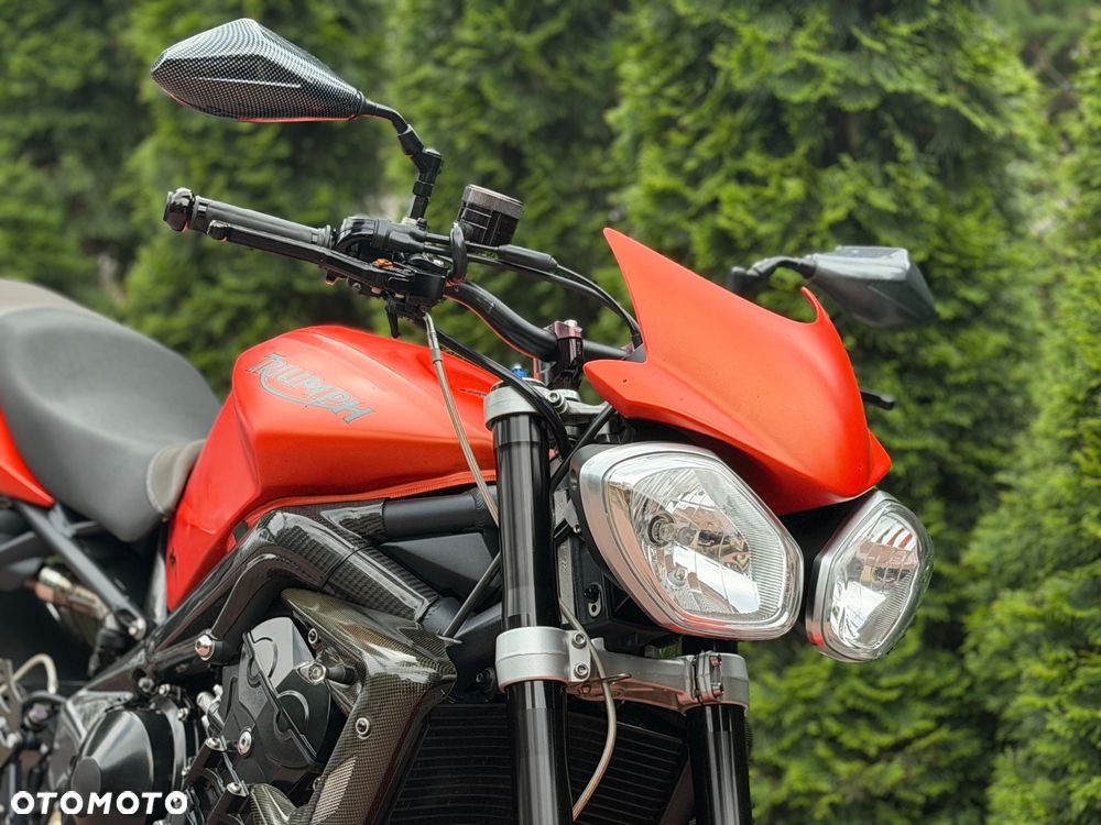 Triumph Street Triple - 11