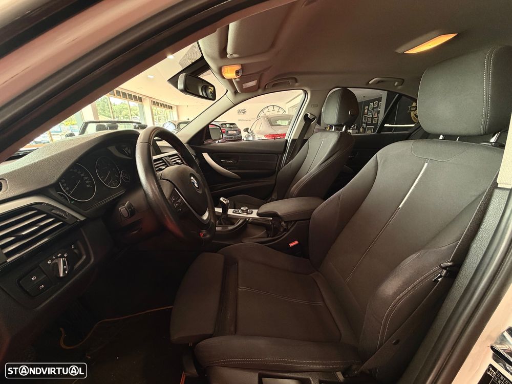 BMW 320 d Sport Line - 16
