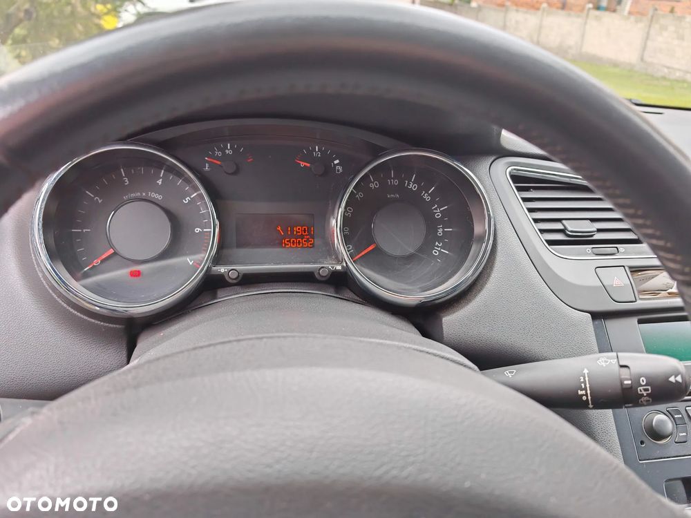 Peugeot 5008 - 12