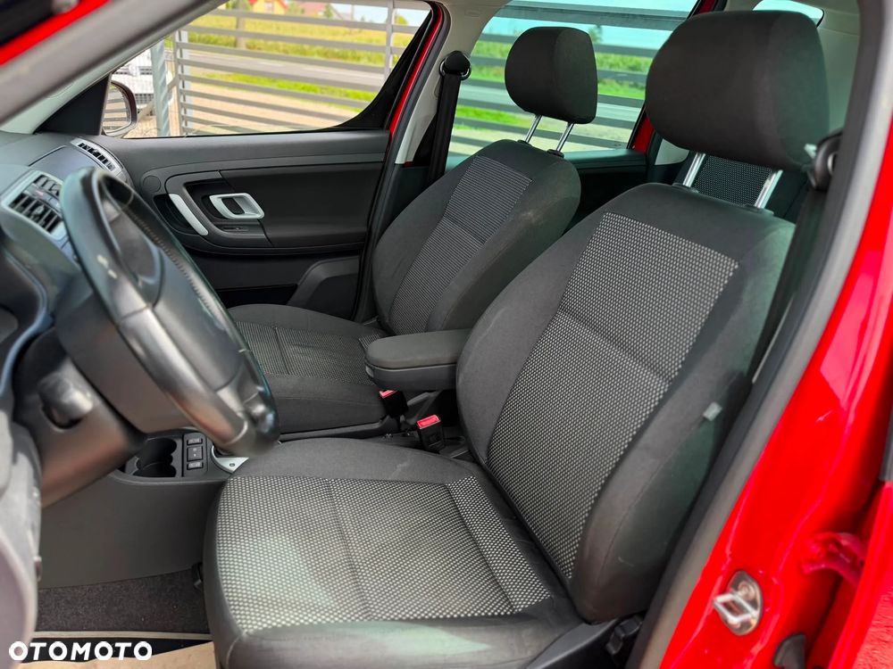 Skoda Roomster 1.6 16V Tiptronic Scout - 12