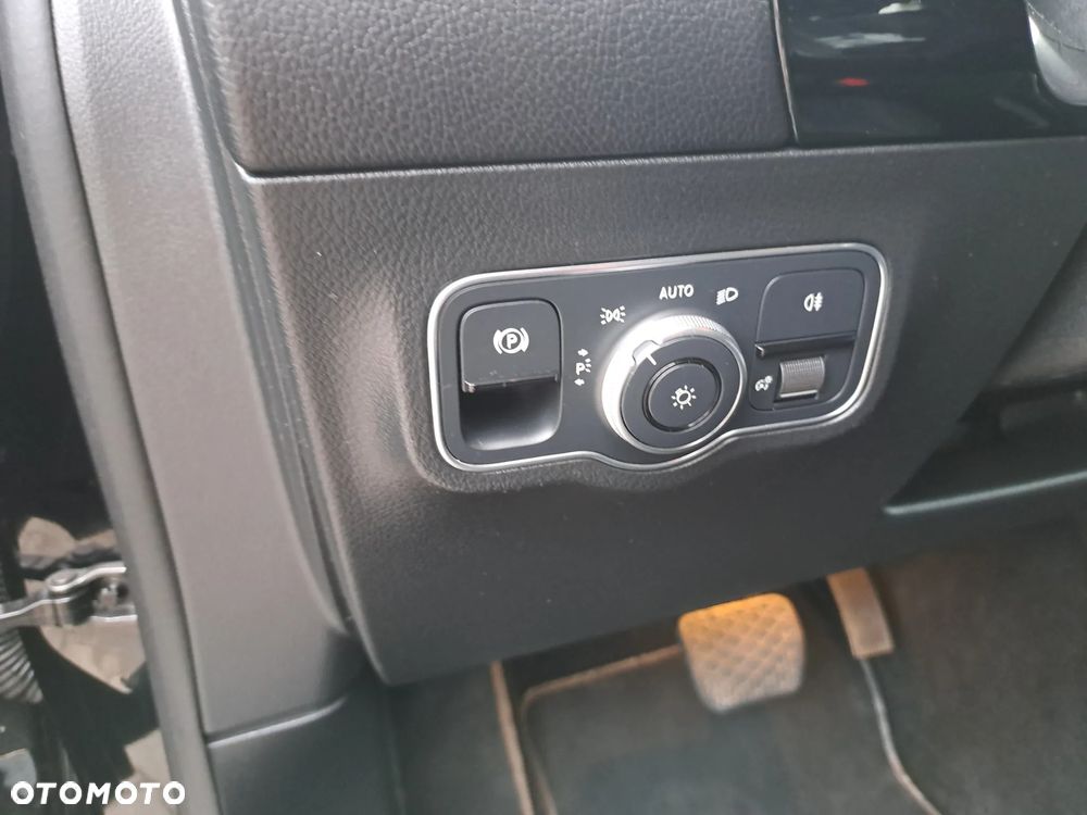 Mercedes-Benz Klasa B 180 d 8G-DCT - 29