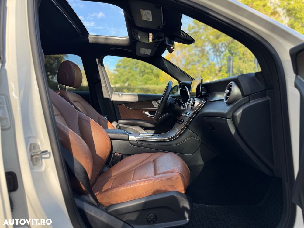 Mercedes-Benz GLC 300 4Matic 9G-TRONIC AMG Line - 26