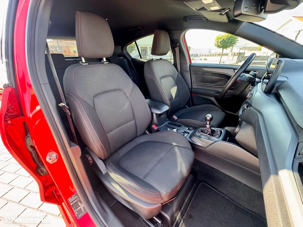 Ford Focus 1.0 EcoBoost MHEV ST-Line - 17
