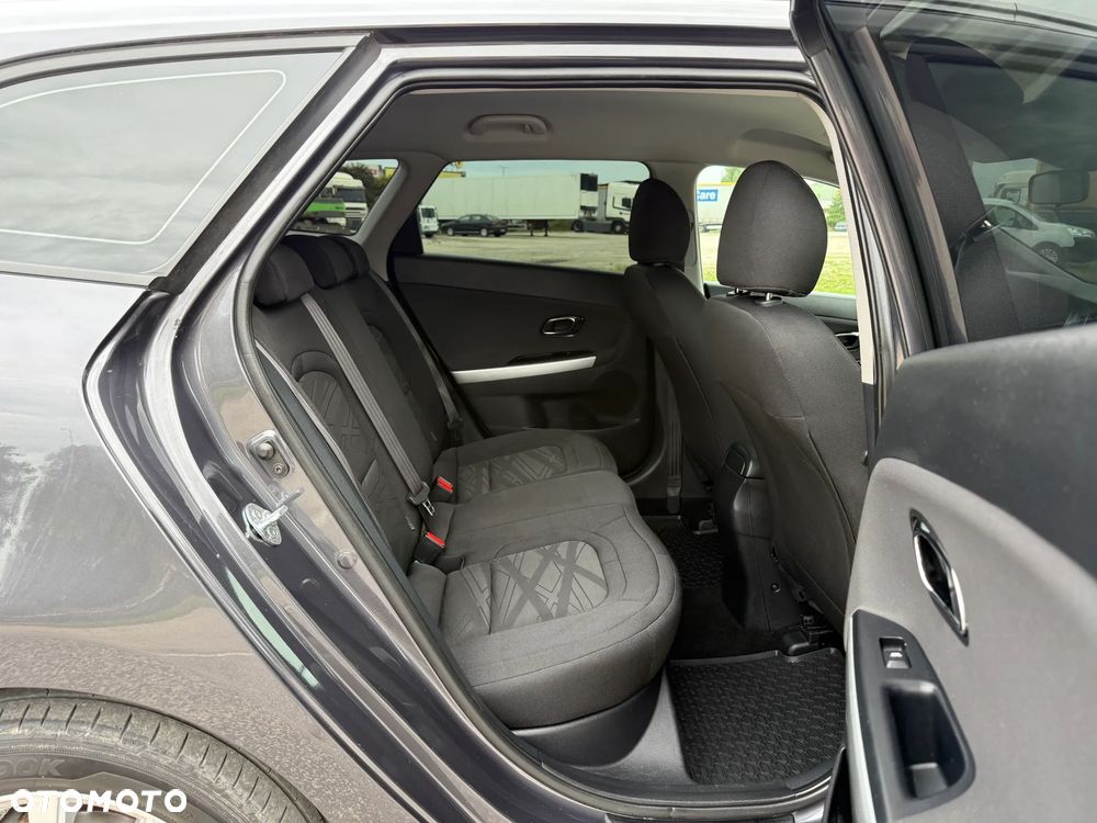 Kia Ceed 1.6 GDI Dream Team Edition - 28