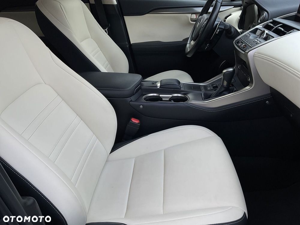 Lexus NX 300 F Impression AWD - 12