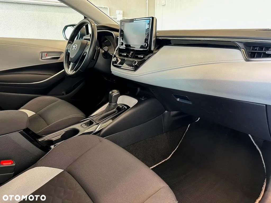 Toyota Corolla 2.0 Hybrid Comfort - 28
