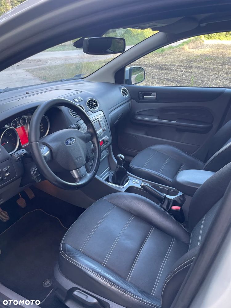 Ford Focus 1.8 Titanium - 23