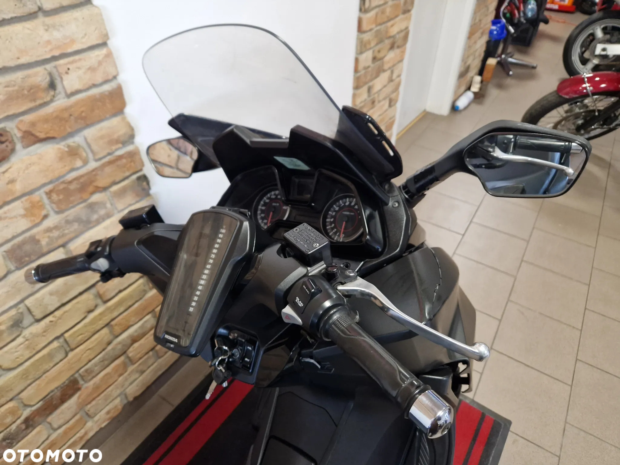 Honda NSS - 22