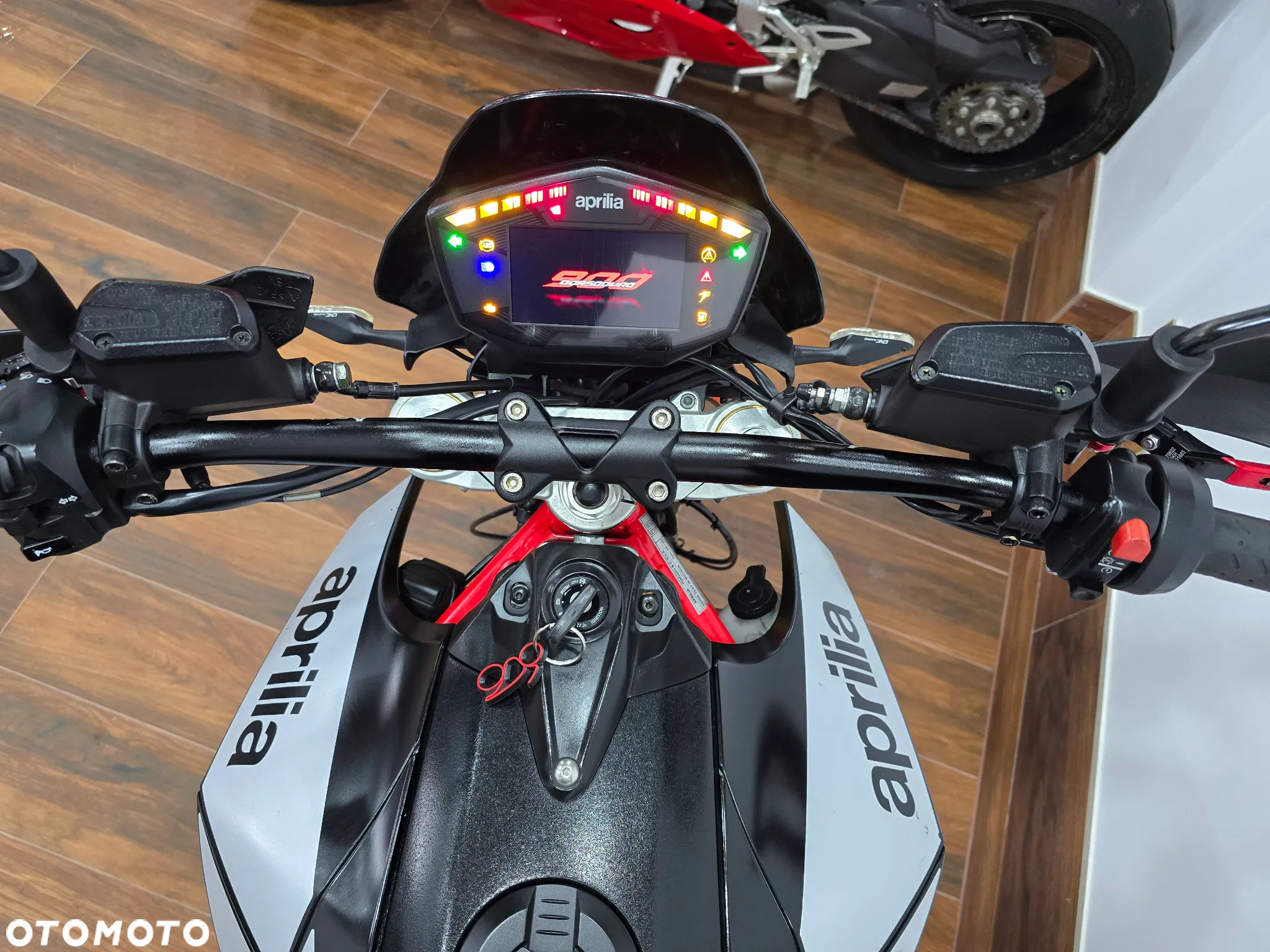 Aprilia Dorsoduro - 6