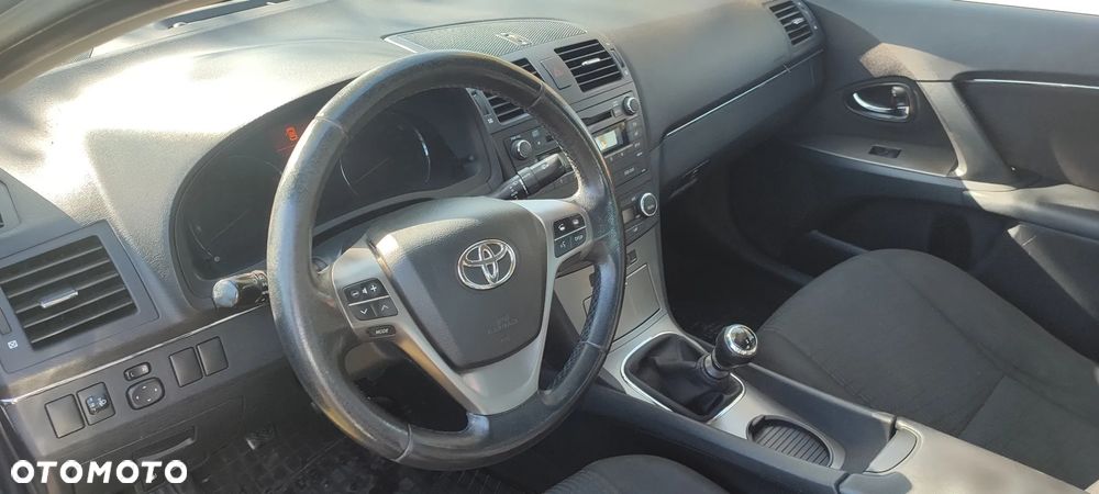 Toyota Avensis 1.6 Luna - 3