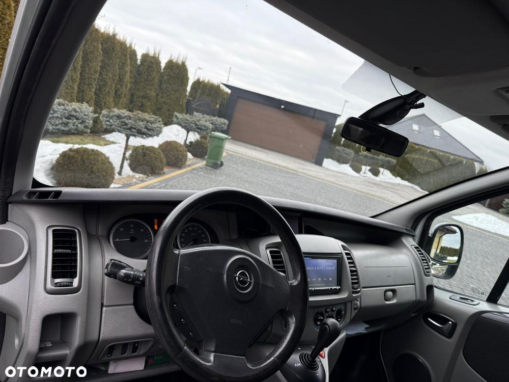 Opel Vivaro - 11