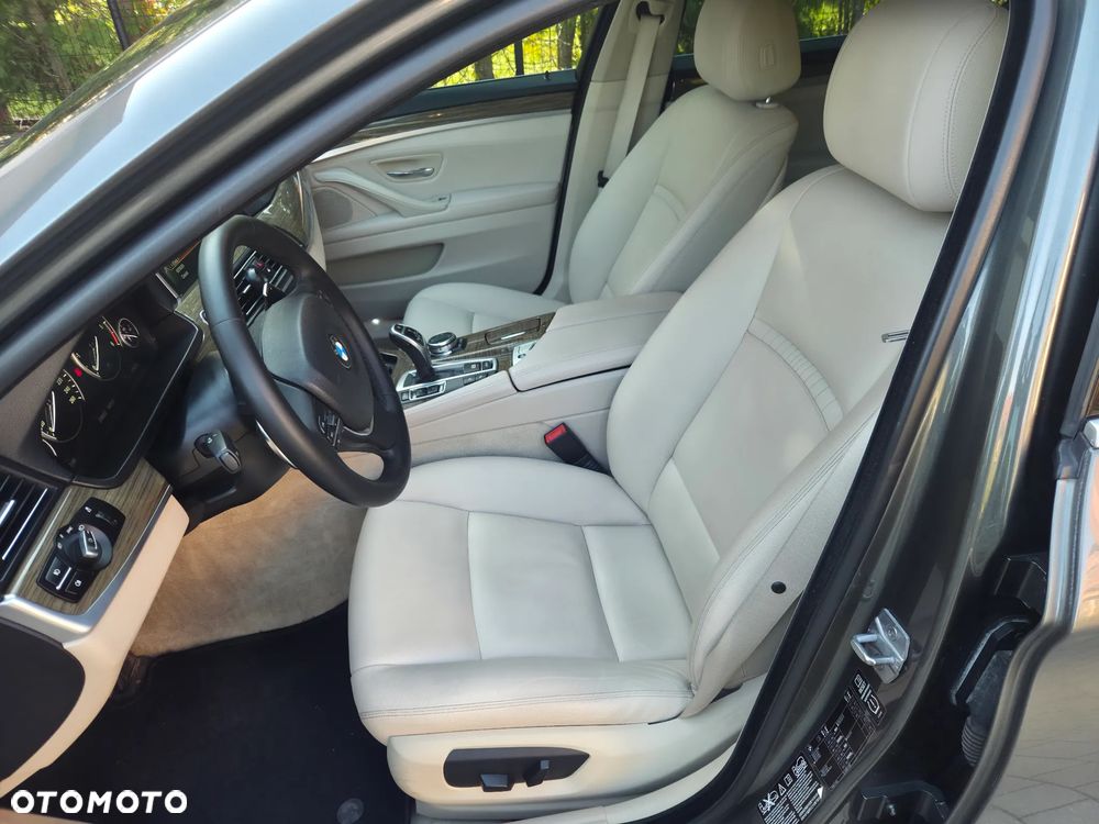 BMW Seria 5 525d xDrive Modern Line - 26