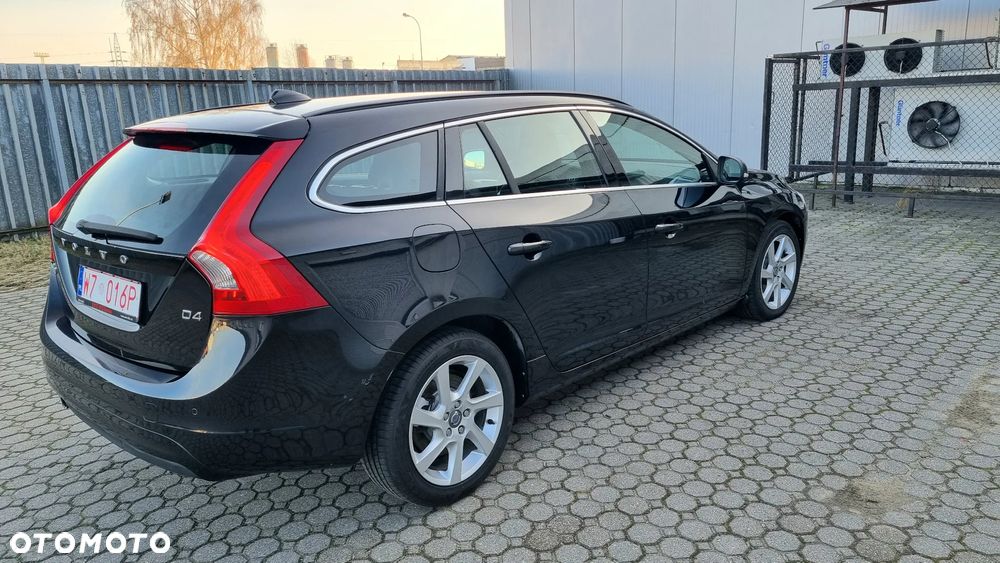 Volvo V60 D4 Momentum - 4