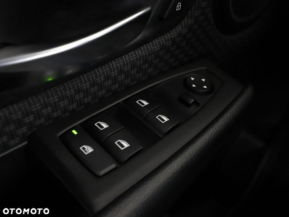 BMW Seria 2 218d - 33