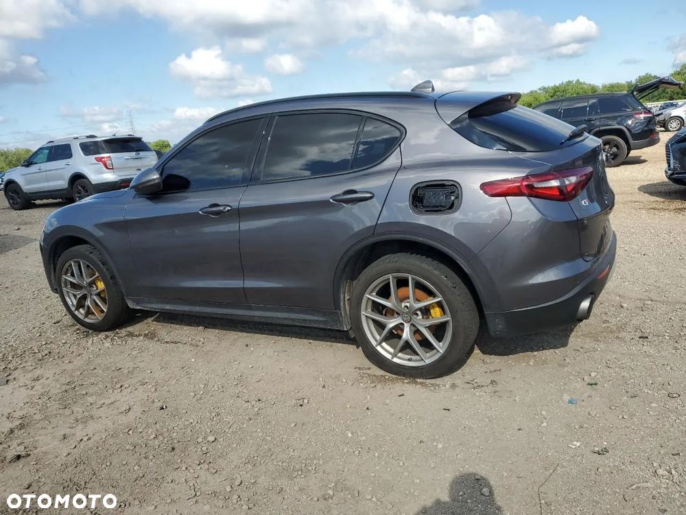 Alfa Romeo Stelvio 2.0 Turbo 16V AT8-Q4 Ti - 3