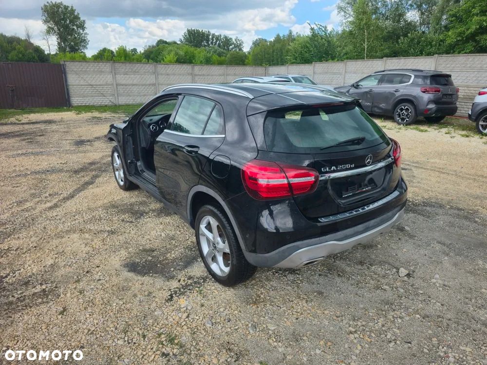 Mercedes-Benz GLA 200 d 7G-DCT - 1