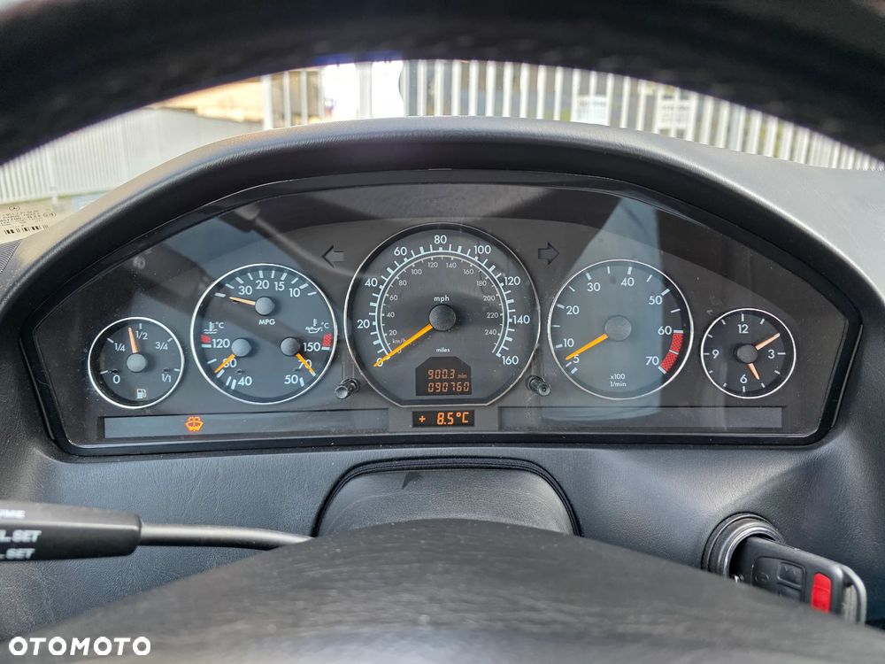 Mercedes-Benz SL - 14