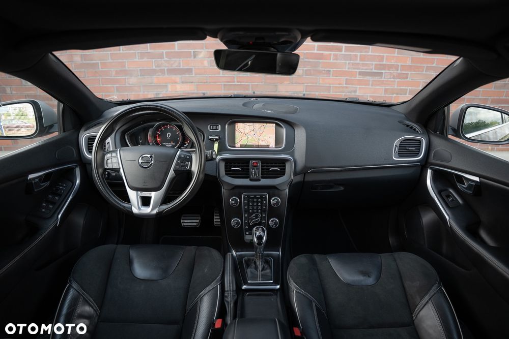 Volvo V40 T3 Geartronic RDesign - 4