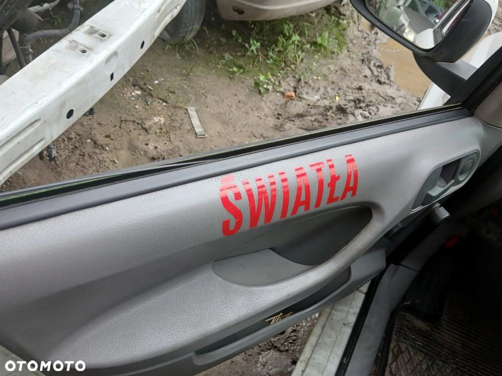 FIAT PANDA II 249 VAN fotel fotele kanapa deska kokpit podsufitka boczek boczki klamka podłokietnik - 3