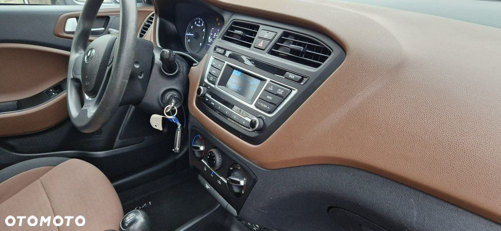Hyundai i20 - 16