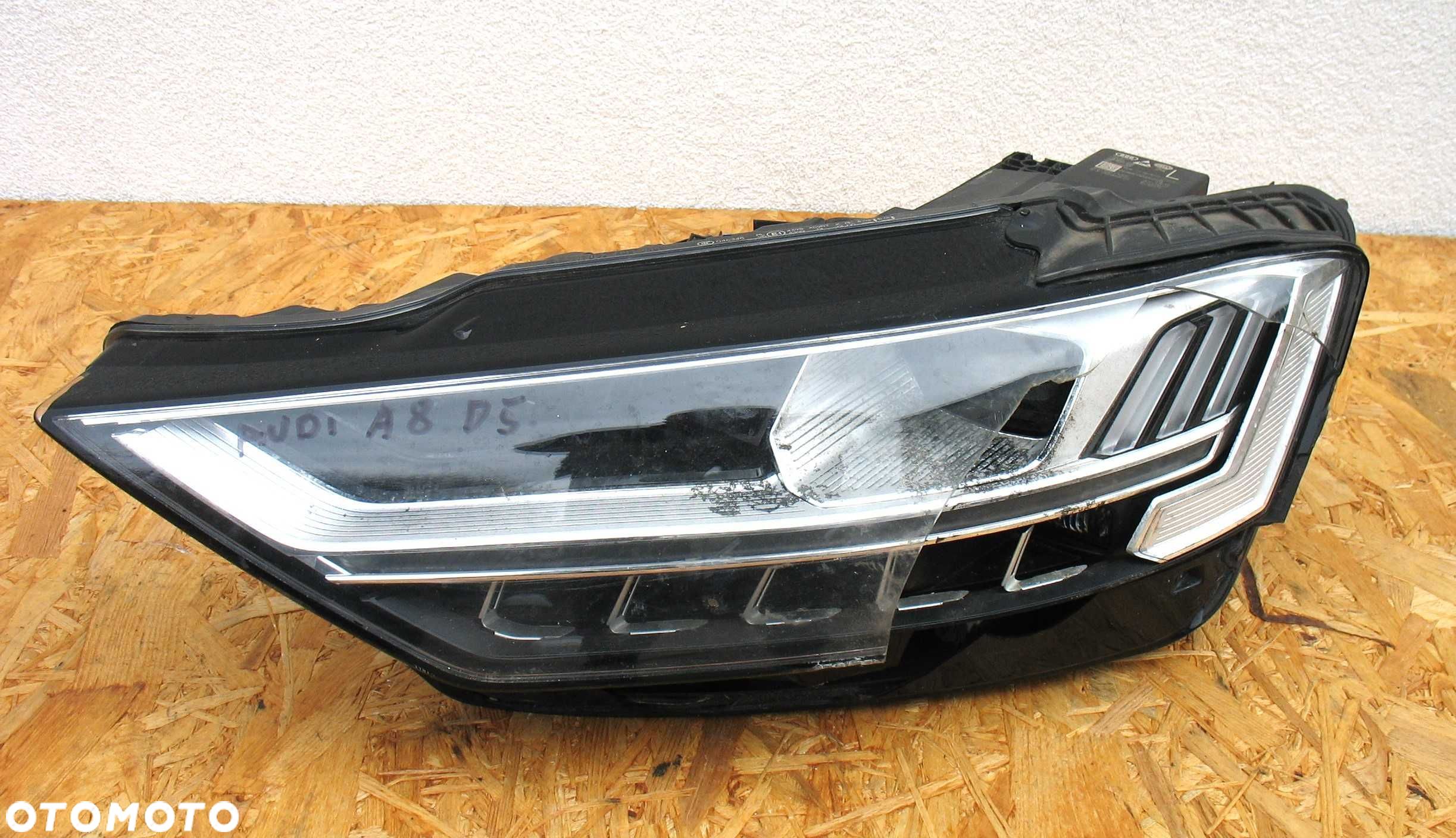 Audi A8 D5 lampy Matrix Lewa Prawa Uszkodzone na części - 1